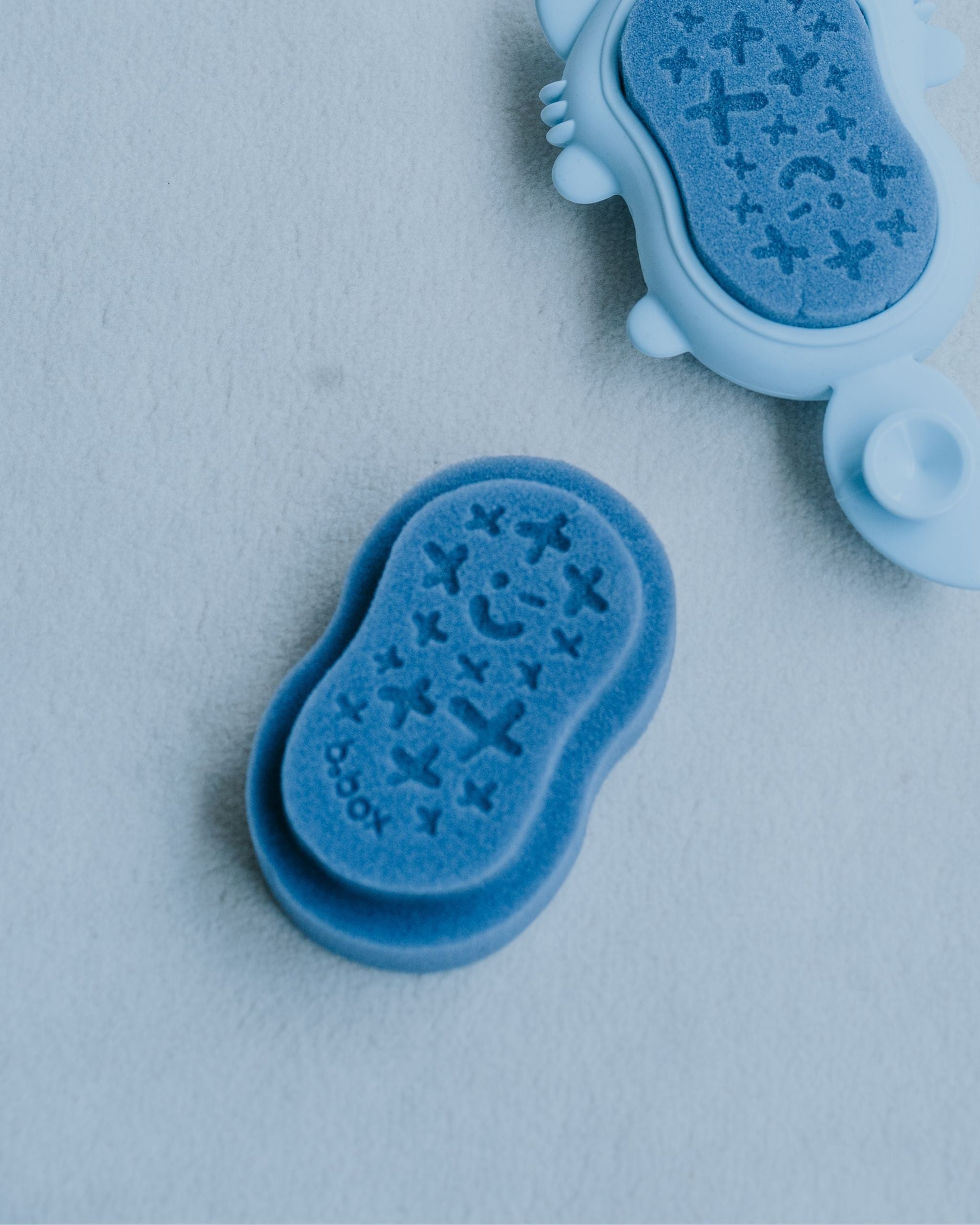 baby bath brush + sponge replacement sponge twin pack b.box body
